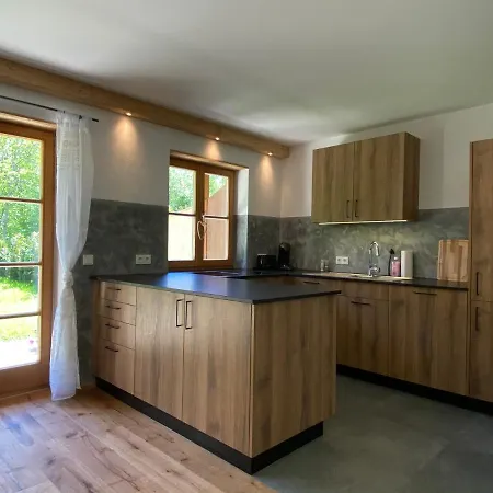 Neurenovierte Ferienwohnung Xaver Holzkirchen  Exterior foto