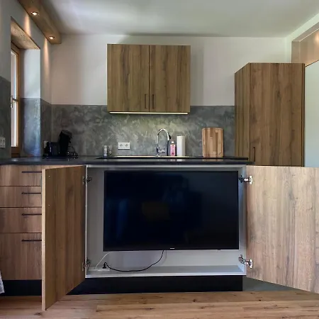 Neurenovierte Ferienwohnung Xaver Holzkirchen  Exterior foto